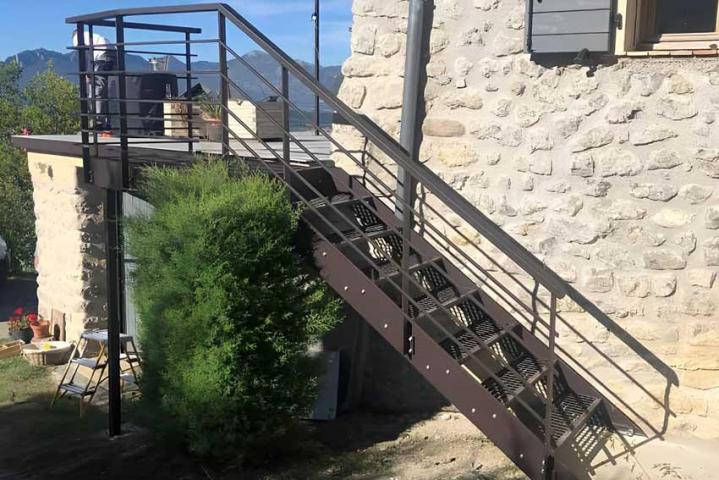 L’entreprise Adamo Métallerie Automatisme vous propose son savoir-faire dans la création d’escaliers et de garde-corps à Volx