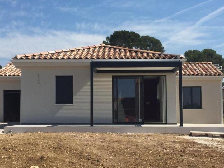 Fabrication d'une pergola bioclimatique Volx 